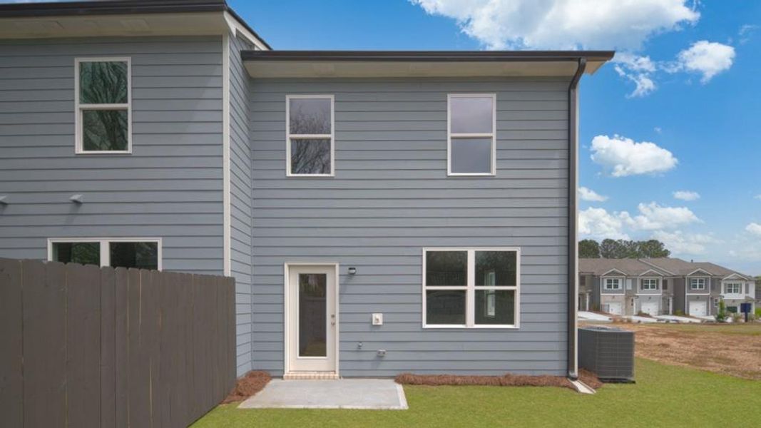 Exterior details and patio area of a home in Roseleigh Park, Douglasville (Image 3).