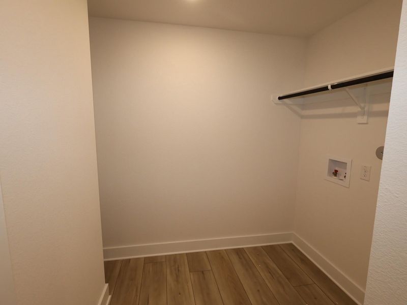 Spacious, unfurnished interior of a new home in Lago Mar, Santa Fe (Image 23).