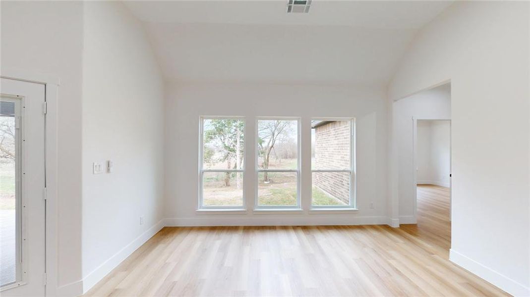 Spacious, unfurnished interior of a new home in , Greenville (Image 33).