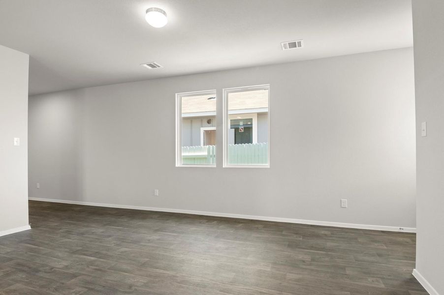 Spacious, unfurnished interior of a new home in Casetta Ranch, Kyle (Image 28).