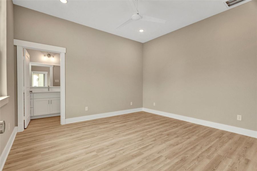 Secondary bedroom with ensuite bath