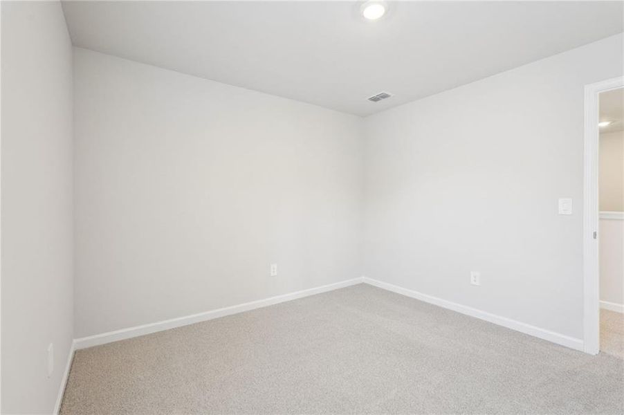Spacious, unfurnished interior of a new home in Ivey Township, Dallas (Image 43).