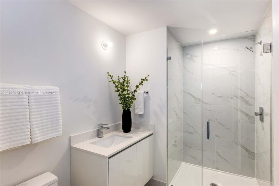 Guest Quarters Ensuite Bath