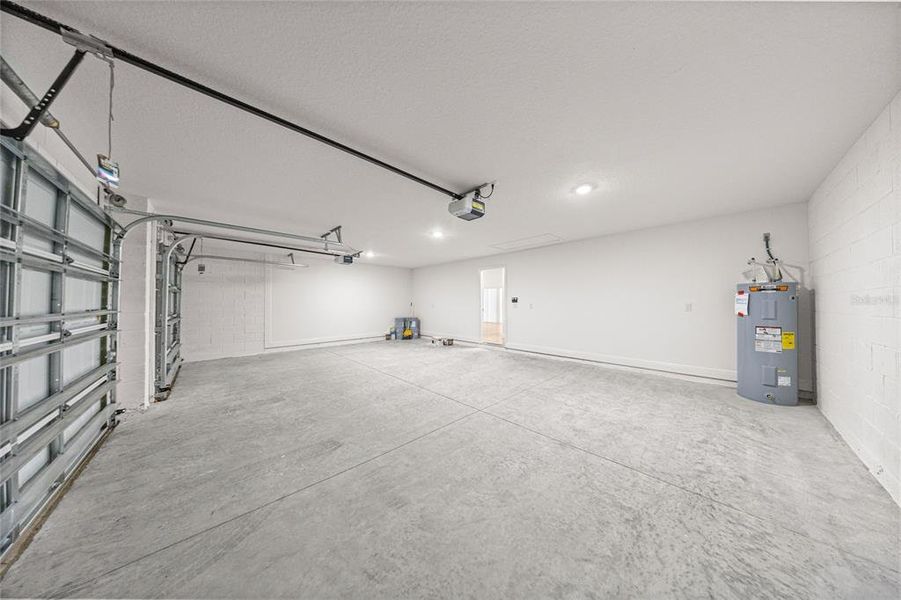 Spacious, unfurnished interior of a new home in Cherrywood Preserve, Ocala (Image 18).