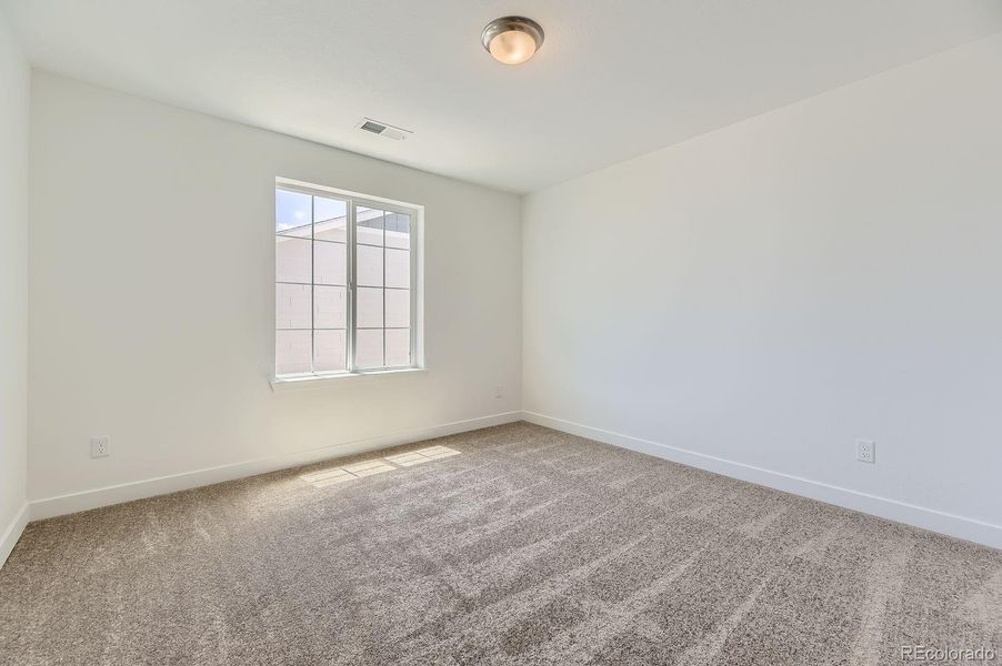 Spacious, unfurnished interior of a new home in Independence: The Grand Collection, Elizabeth (Image 17).