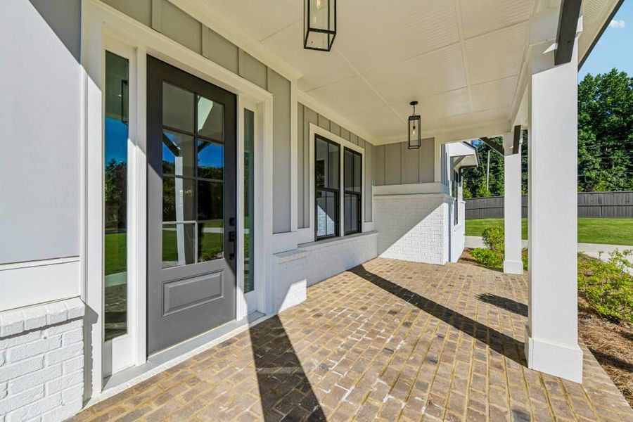 Exterior details and patio area of a home in White Post on Lake Lanier, Gainesville (Image 4). Exterior details and patio area of a home in White Post on Lake Lanier, Gainesville (Image 4).