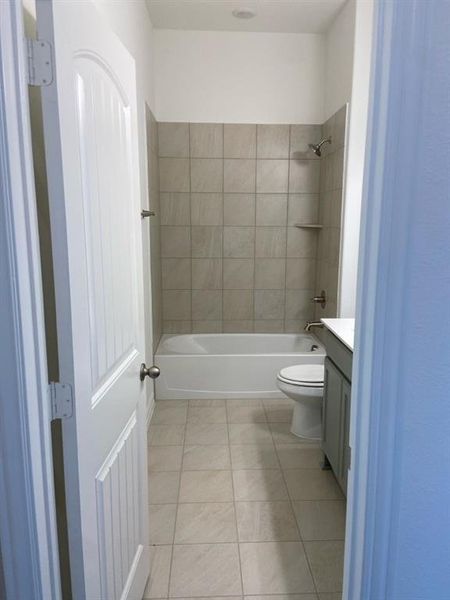 Furnished interior view inside a new home in Hillview Addition, Decatur (Image 10).