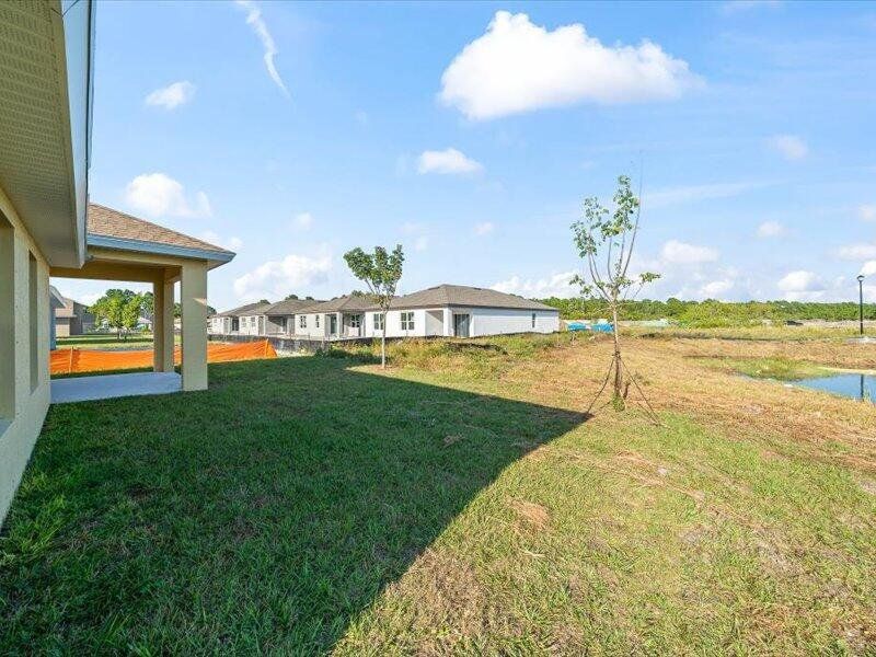 Exterior details and patio area of a home in , Fort Pierce (Image 3).