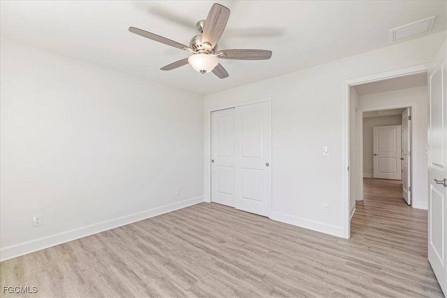 Spacious, unfurnished interior of a new home in Cape Coral, Cape Coral (Image 27).