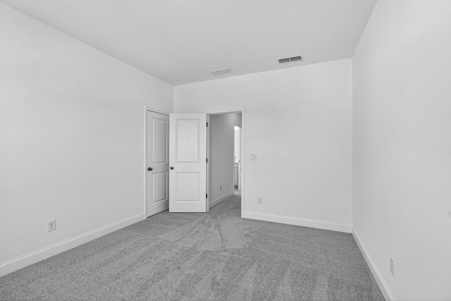 Spacious, unfurnished interior of a new home in Bailey Fence, Dacula (Image 29).