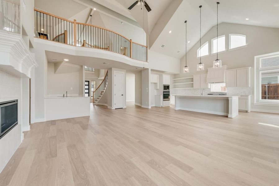 Spacious, unfurnished interior of a new home in Somerset Park, Rockwall (Image 25).