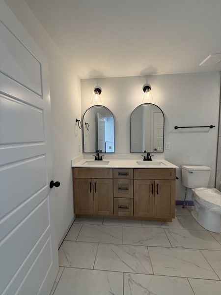 Furnished interior view inside a new home in Summerfield, Clarksville (Image 5).