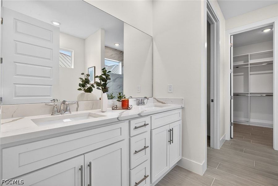 Furnished interior view inside a new home in Cape Coral, Cape Coral (Image 28).