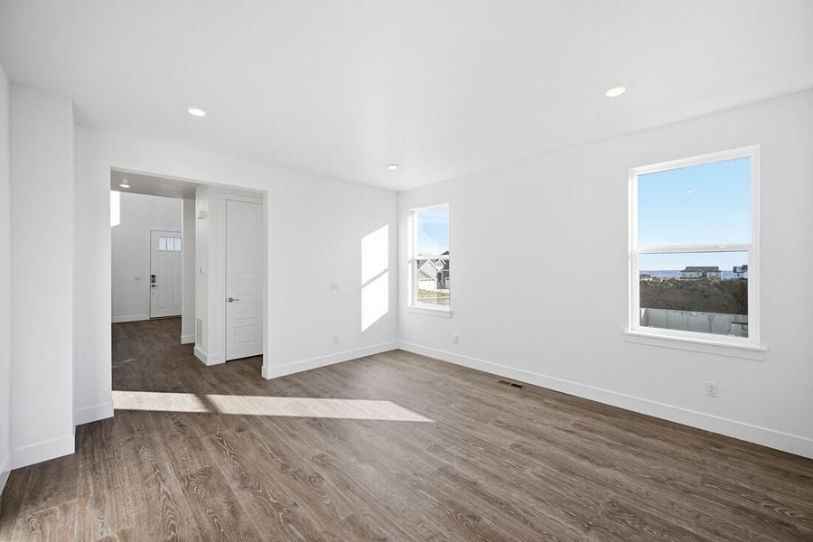 Spacious, unfurnished interior of a new home in Trailstone, Arvada (Image 21).