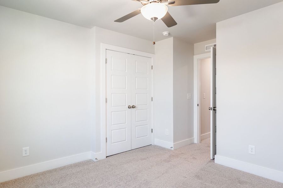 Spacious, unfurnished interior of a new home in Vaughan Farms, Angier (Image 24).