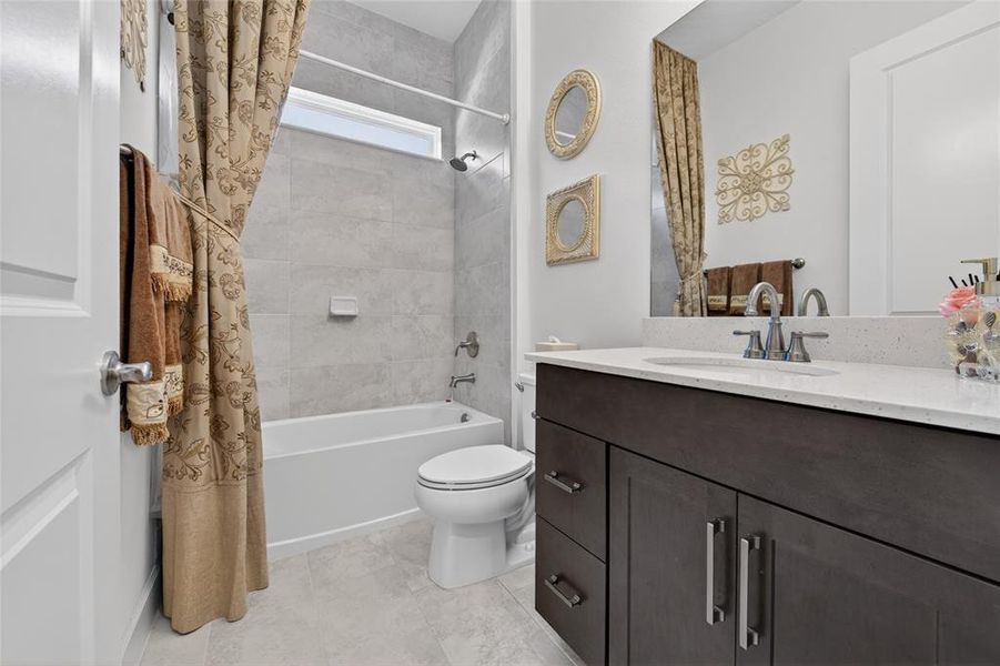 Furnished interior view inside a new home in , Daytona Beach (Image 7).