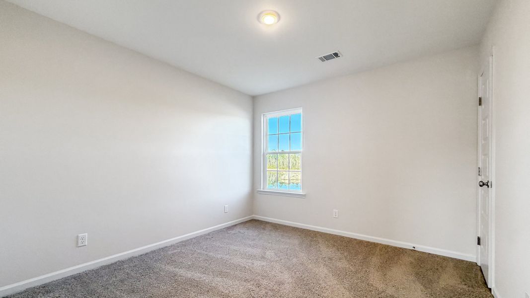 Spacious, unfurnished interior of a new home in Grand Reserve, Hinesville (Image 18).