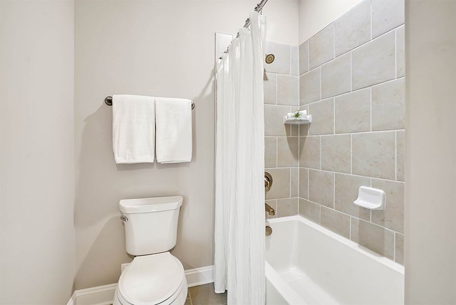 Pierre's Bay, Guest Bathroom