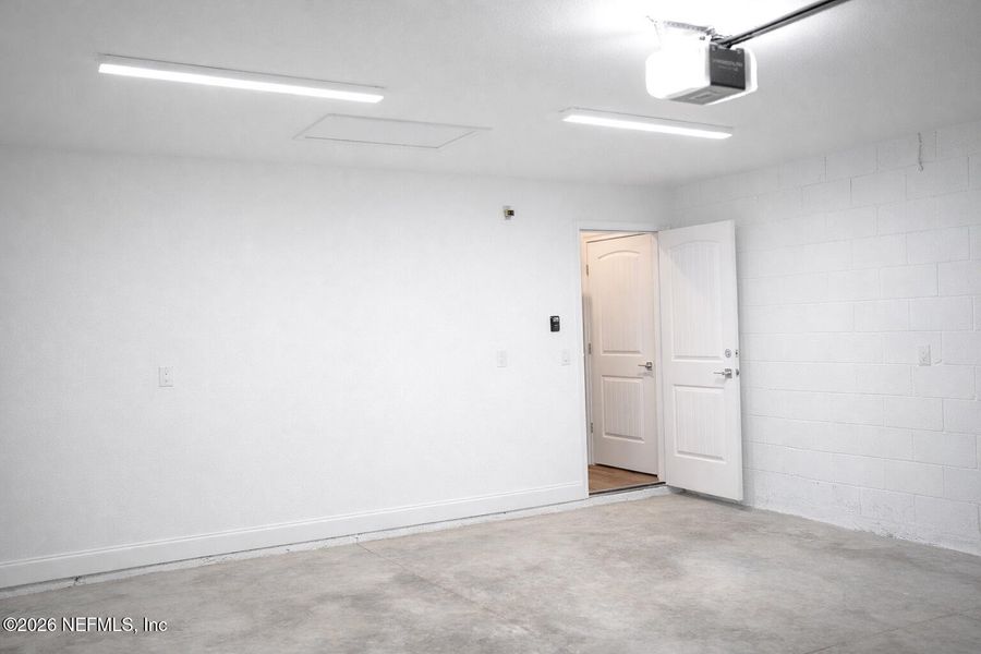 Spacious, unfurnished interior of a new home in , Palm Coast (Image 22).