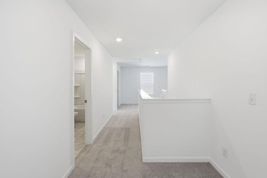 Spacious, unfurnished interior of a new home in Falls Creek, Flowery Branch (Image 17).