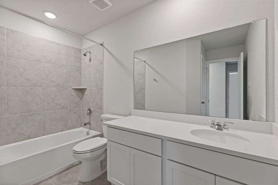 Furnished interior view inside a new home in Oakwood Estates, Waller (Image 17).