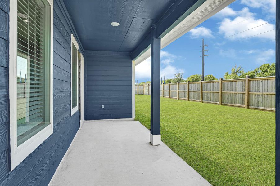 Exterior details and patio area of a home in Holly Ridge, Rosenberg (Image 21).