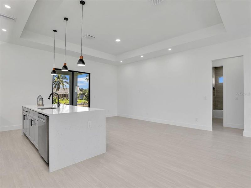 Spacious, unfurnished interior of a new home in , Cape Coral (Image 21).