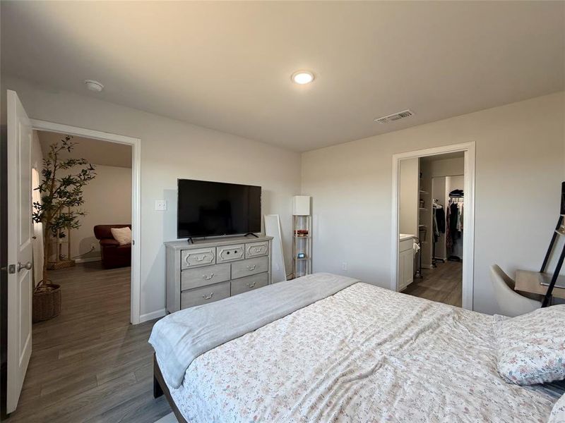 Furnished interior view inside a new home in , Abilene (Image 13).