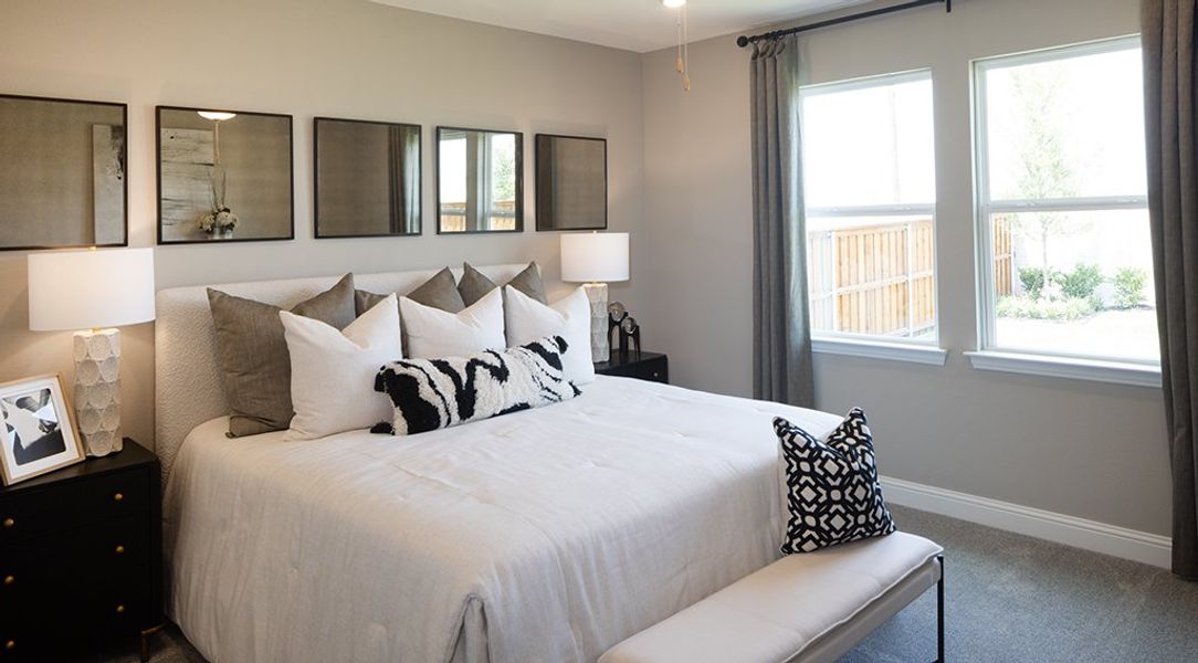 Furnished interior view inside a new home in Madero 50s, Fort Worth (Image 4).