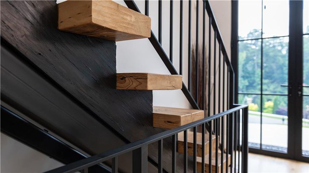 Image 83 of a home in .