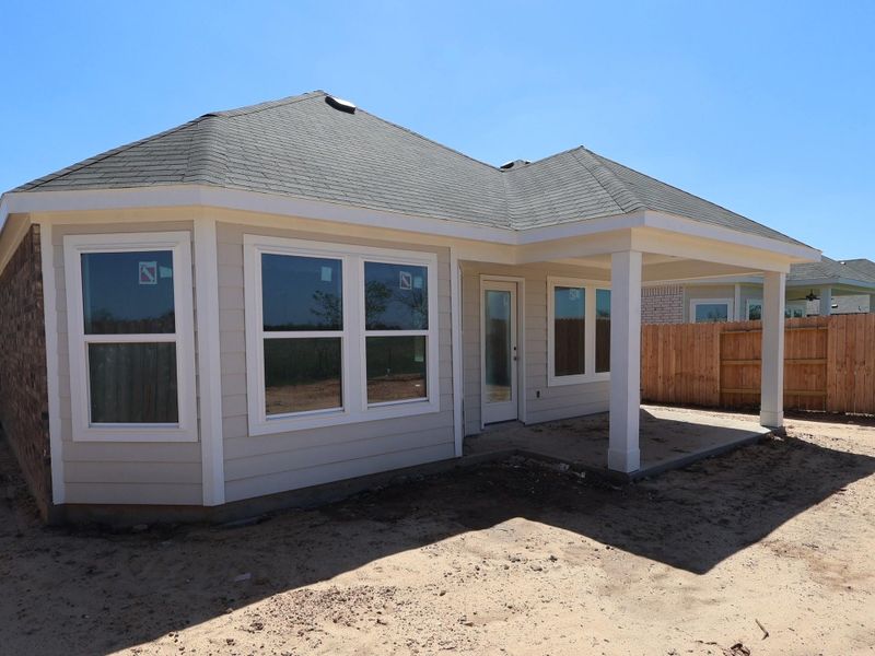 Exterior details and patio area of a home in Miller's Pond, Rosenberg (Image 4).