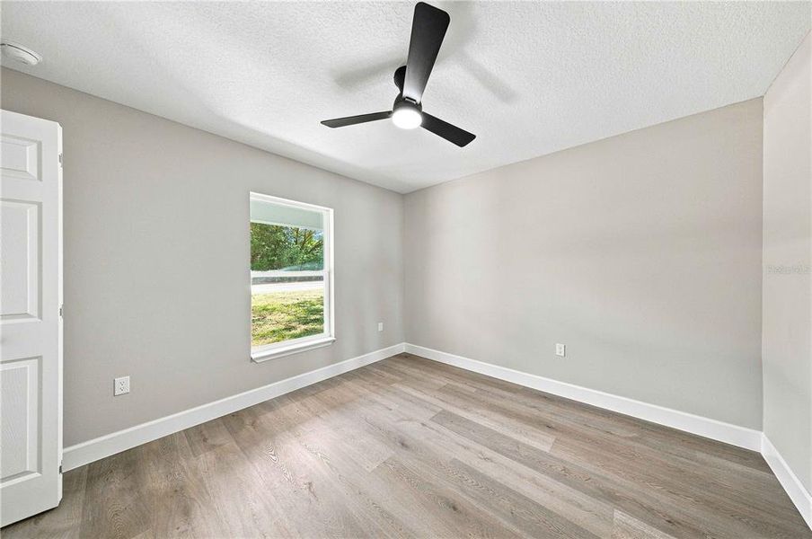 Spacious, unfurnished interior of a new home in , Ocala (Image 12).