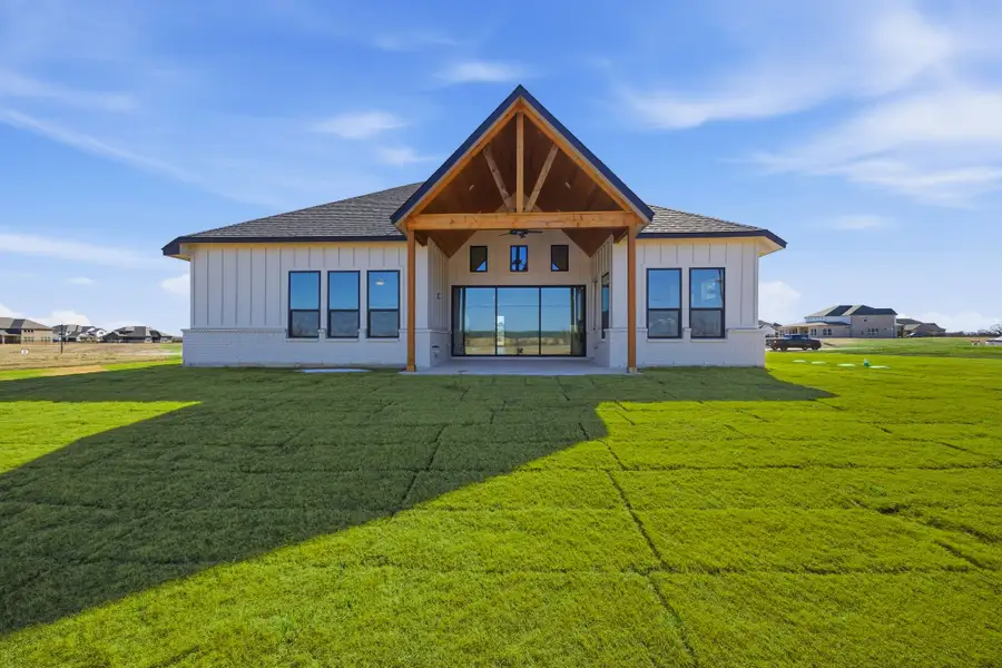 Exterior details and patio area of a home in Highland Crossing, Celina (Image 4).