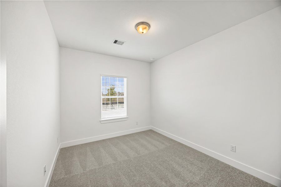 Spacious, unfurnished interior of a new home in River Ranch Meadows, Dayton (Image 24).