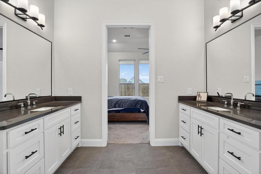 Furnished interior view inside a new home in Rockwood 65', Mansfield (Image 19).