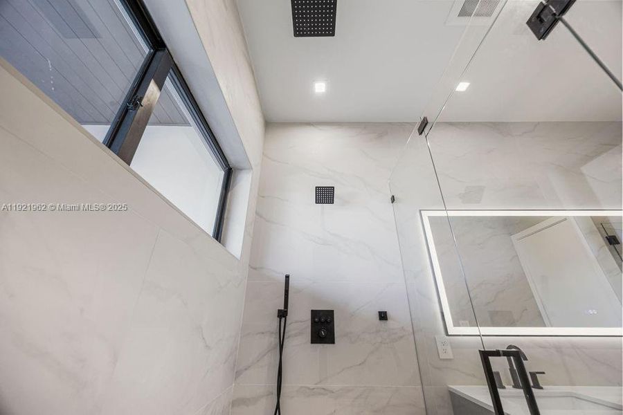 Furnished interior view inside a new home in , Fort Lauderdale (Image 51).