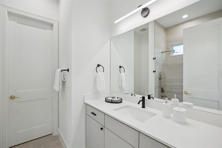 Furnished interior view inside a new home in , Dallas (Image 8).