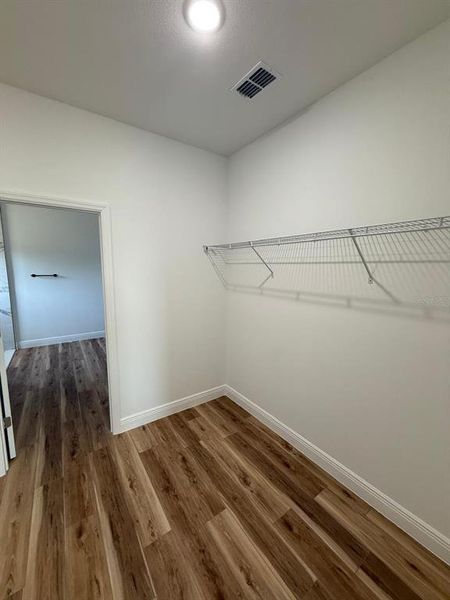 Spacious, unfurnished interior of a new home in , Ocala (Image 13).