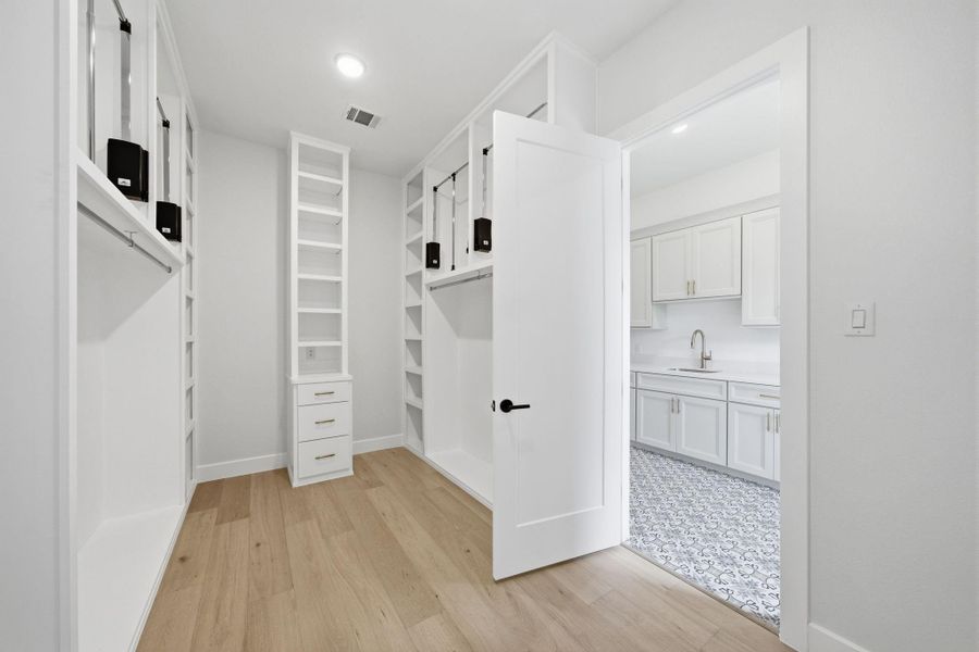 Image 47 of a home in .