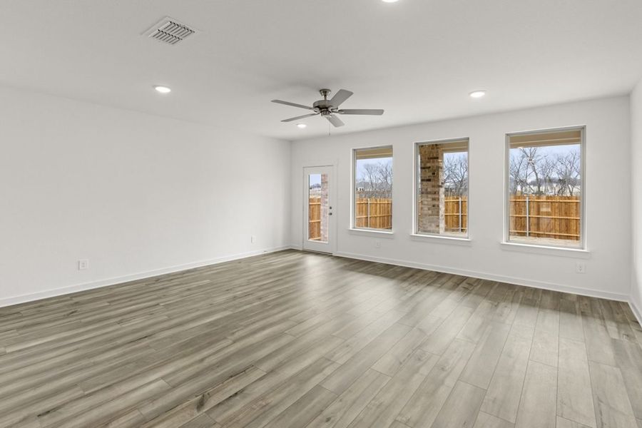 Representative unfurnished interior of a home built from the Olive III Katy Lakes 50s by Brohn Homes in Katy Lakes, Katy (Image 10).