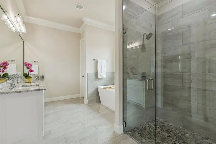 Furnished interior view inside a new home in , Granbury (Image 10).