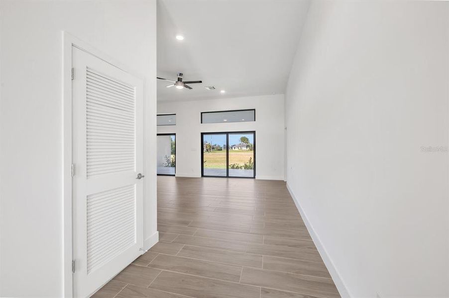 Spacious, unfurnished interior of a new home in , Punta Gorda (Image 34).