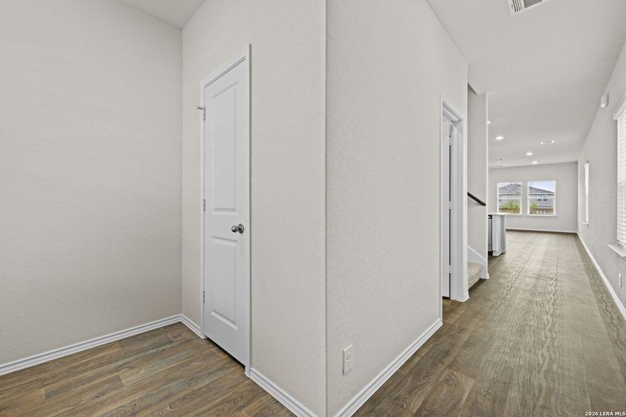 Spacious, unfurnished interior of a new home in Redbird Ranch, San Antonio (Image 20).