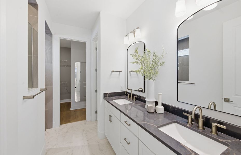 Representative furnished interior of a home built from the Easley Grande by Pulte Homes in Reagan Landing, Bradenton (Image 19).