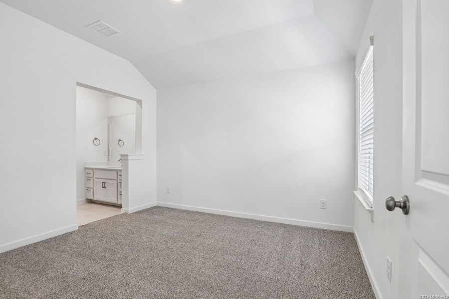 Spacious, unfurnished interior of a new home in Stream Waters, Seguin (Image 20). Spacious, unfurnished interior of a new home in Stream Waters, Seguin (Image 20).