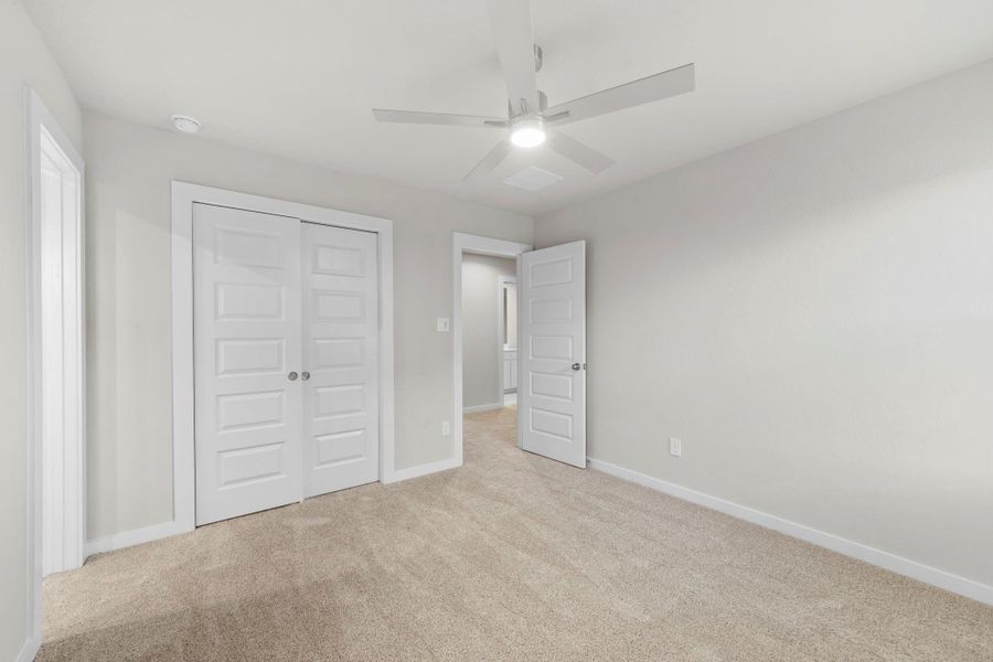 Spacious, unfurnished interior of a new home in Briarwood Crossing, Rosenberg (Image 25).
