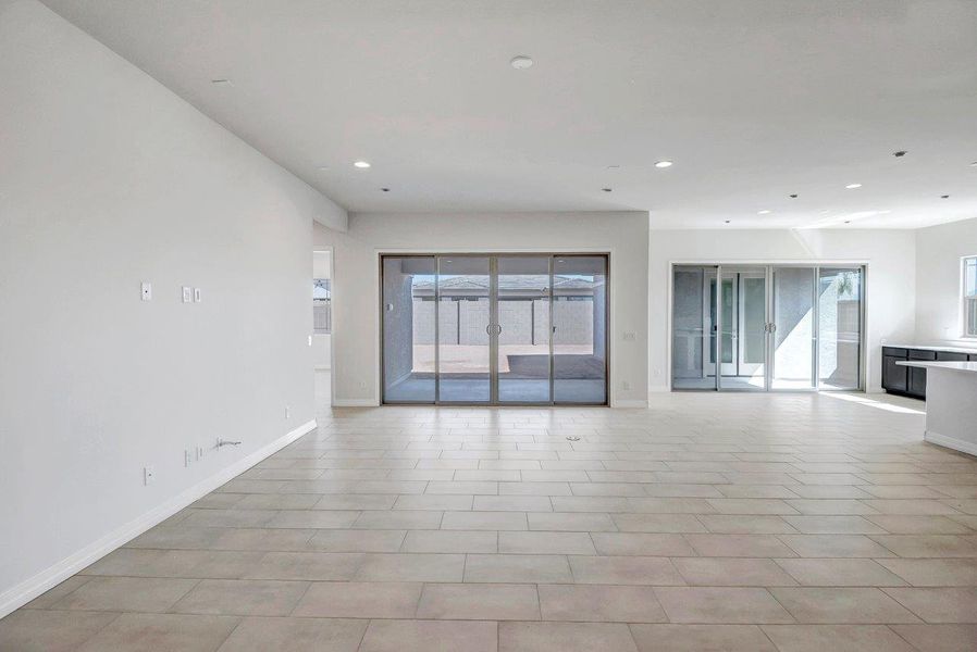 Spacious, unfurnished interior of a new home in Palo Verde at North Creek, Queen Creek (Image 19).