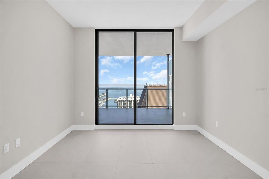 Spacious, unfurnished interior of a new home in , St. Petersburg (Image 64).