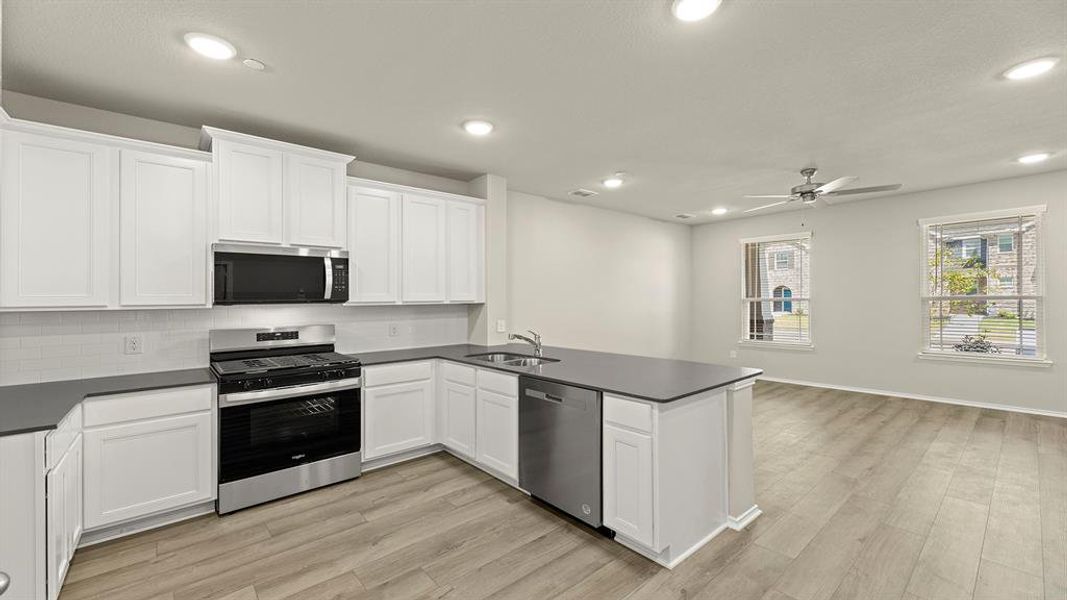 06. 3705 Star Mesa - Kitchen (3)