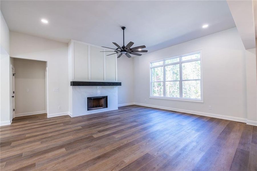 Spacious, unfurnished interior of a new home in , Dallas (Image 25).
